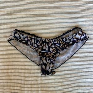 Sensi Graves cheeky bikini bottoms